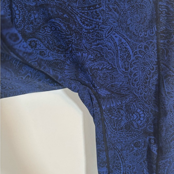 Lululemon Blue Paisley Print Wunder Under 7/8 Leggings Size 4 - Picture 3 of 12